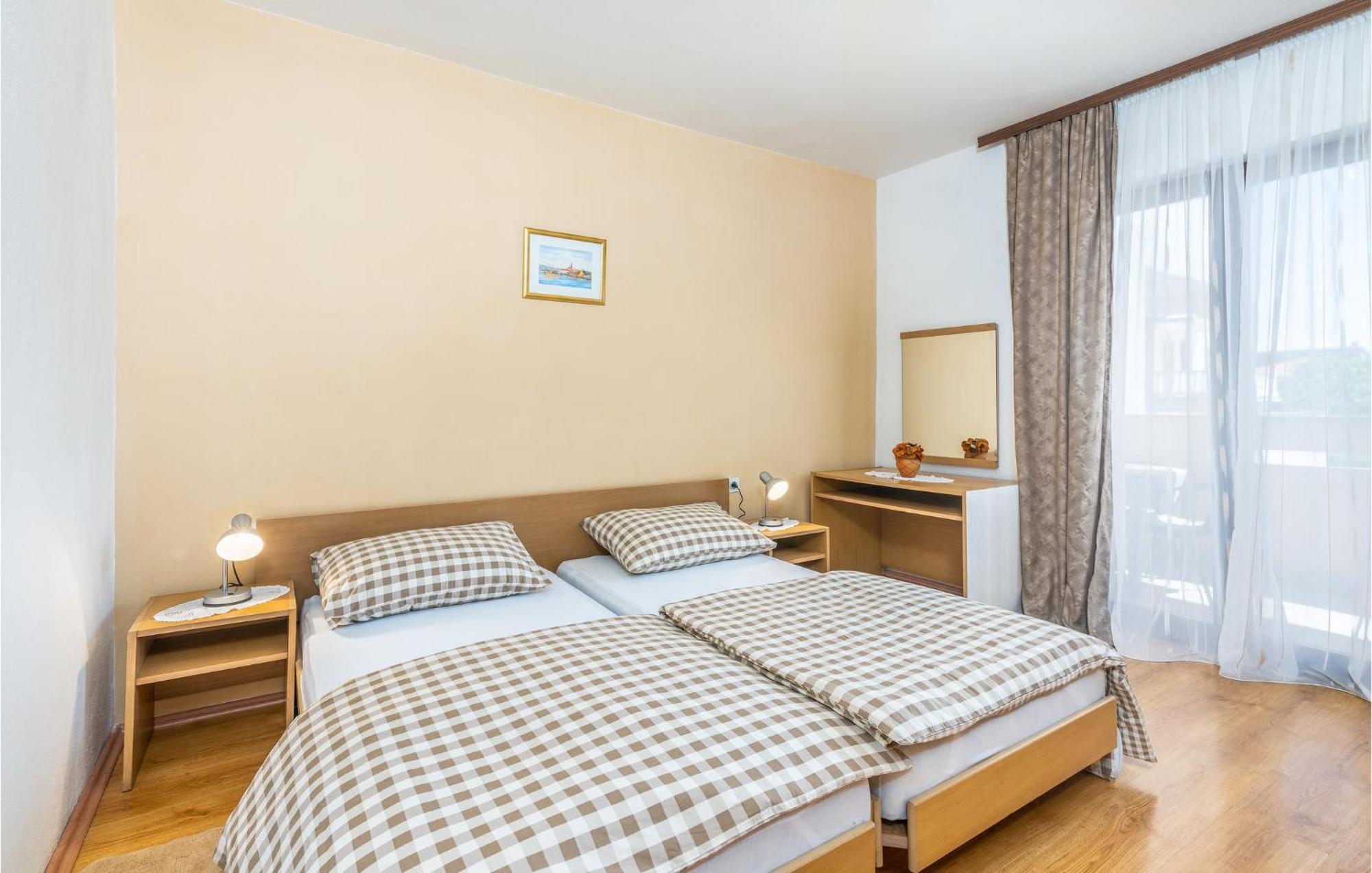 Gorgeous Apartment In Krk With Wifi Krk Town Eksteriør bilde